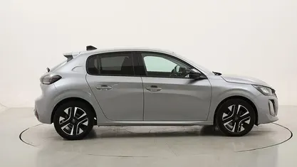Usata Peugeot 208 Allure 101 CV (74 kW) 2025 Utilitaria