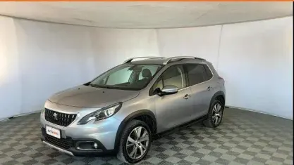 Usata Peugeot 2008 Allure 102 CV (75 kW) 2019 Grigio SUV