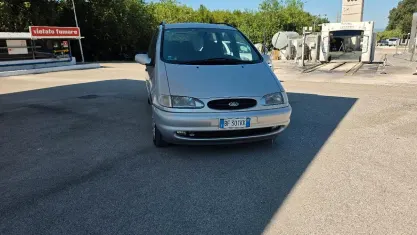 Usata Ford Galaxy 110 CV (80 kW) 1999 Grigio Monovolume