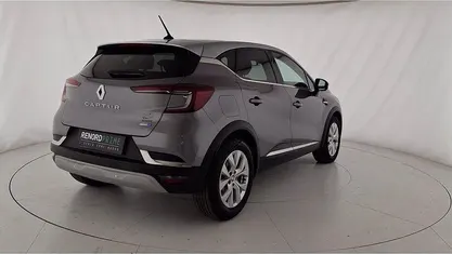 Usata Renault Captur Intens 143 CV (105 kW) 2022 Argento SUV