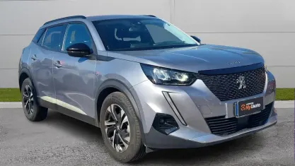Usata Peugeot 2008 Allure 102 CV (75 kW) 2022 Grigio artense SUV