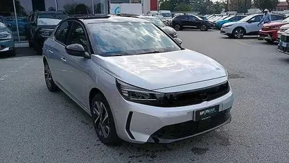 Argento Nuova 2025 Opel Corsa Due volumi | 17.350 € (Buon prezzo)