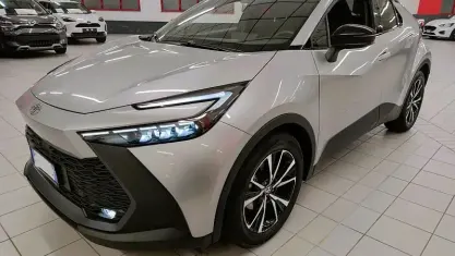Usata Toyota C-HR Play 98 CV (72 kW) 2025 Grigio SUV