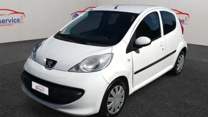Usata Peugeot 107 Urban Move 68 CV (50 kW) 2008 Bianco Utilitaria