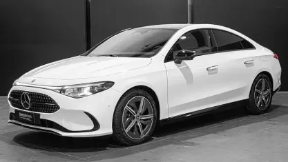 Neu Mercedes CLA200 Premium 163 PS (119 kW) 2026 Schwarz Limousine