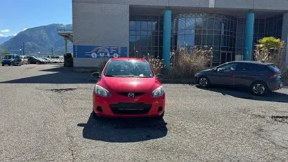 Usata Mazda 2 Trendy 75 CV (55 kW) 2012 Rosso Utilitaria