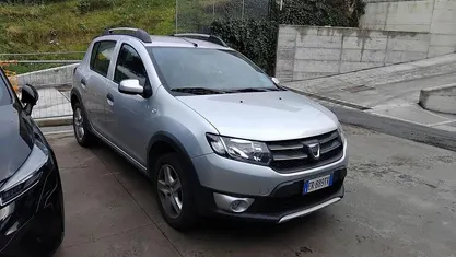 Argento Usata 2013 Dacia Sandero Tre volumi | 6500 € (Buon prezzo)