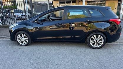 Usata Hyundai i30 GO! 110 CV (80 kW) 2014 Nero Station wagon