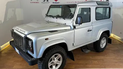 Argento Usata 2009 Land Rover Defender SE Station wagon | 39.900 € (Buon prezzo)