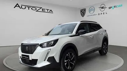 Usata Peugeot 2008 Allure 131 CV (96 kW) 2023 Bianco SUV