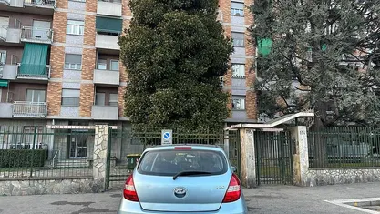 Blu Usata 2011 Hyundai i20 Tre volumi | 3990 € (Ottimo prezzo)