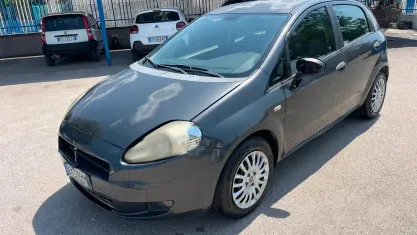 Usata Fiat Grande Punto Dynamic 75 CV (55 kW) 2009 Grigio Utilitaria