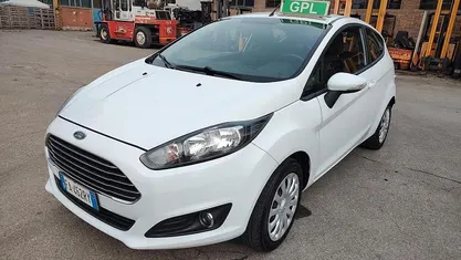Usata Ford Fiesta 95 CV (69 kW) 2015 Berlina