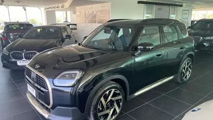 Begagnad Mini Countryman Favoured 150 HK (110 kW) 2025 Svart SUV