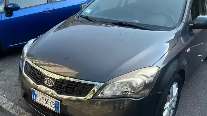 Usata Kia Ceed EX 90 CV (66 kW) 2011 Grigio Utilitaria
