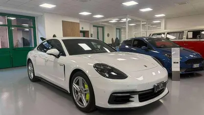 Usata Porsche Panamera 330 CV (242 kW) 2019 Berlina