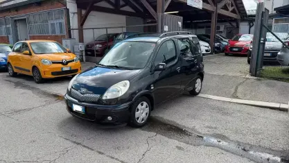Usata Toyota Yaris Verso Sol 75 CV (55 kW) 2006 Nero Monovolume
