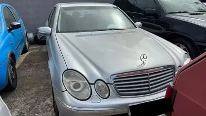 Usata Mercedes E220 Avantgarde 150 CV (110 kW) 2007 Grigio Berlina