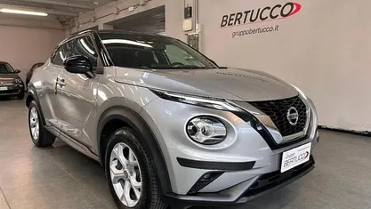 Grigio Usata 2022 Nissan Juke N-Connecta SUV | 17.500 € (Buon prezzo)