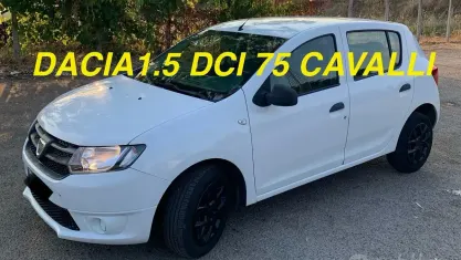 Usata Dacia Sandero Ambiance 75 CV (55 kW) 2015 Bianco Berlina
