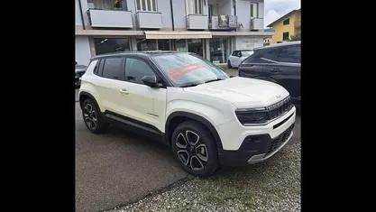 Bianco Nuova 2025 Jeep Avenger Summit SUV | 25.900 € (Buon prezzo)