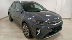 Grigio scuro Usata 2023 Kia Stonic Style SUV | 15.900 € (Buon prezzo)