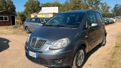 Usata Lancia Musa Platinum 95 CV (69 kW) 2011 Grigio Monovolume