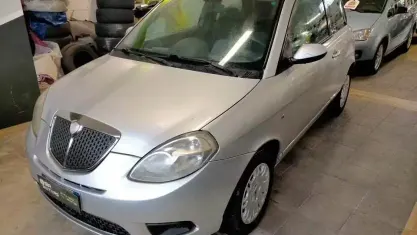 Usata Lancia Ypsilon 75 CV (55 kW) 2007 Grigio Utilitaria