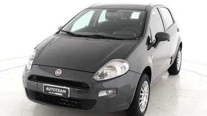 Usata Fiat Punto Lounge 70 CV (51 kW) 2017 Grigio interstellar Berlina