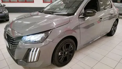 Nuova Peugeot 208 Allure+ 101 CV (74 kW) 2025 Grigio scuro Utilitaria
