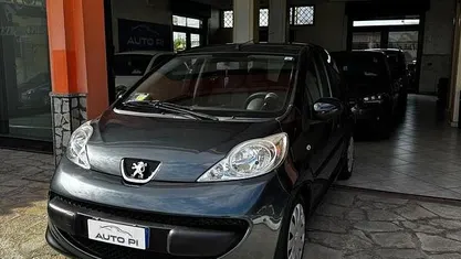 Usata Peugeot 107 68 CV (50 kW) 2008 Grigio Utilitaria