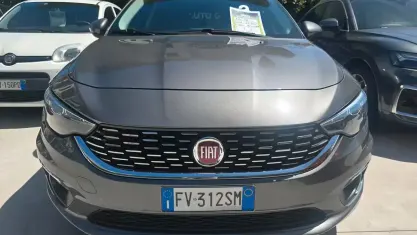 Usata Fiat Tipo Lounge 95 CV (69 kW) 2019 Grigio Berlina