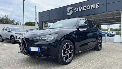 Nero vulcano Usata 2024 Alfa Romeo Stelvio Veloce SUV | 38.900 € (Buon prezzo)