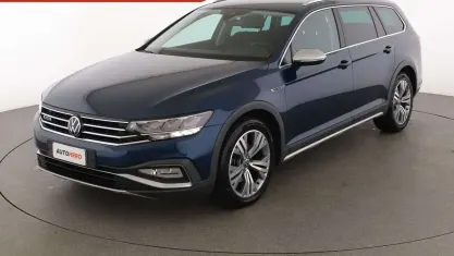 Usata VW Passat Alltrack 190 CV (139 kW) 2021 Blu/azzurro Station wagon
