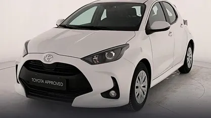 Usata Toyota Yaris Active 72 CV (52 kW) 2023 Bianco Utilitaria