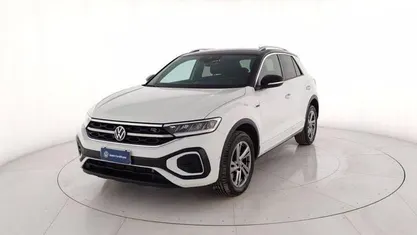 Bianco pastello Usata 2024 VW T-Roc R-line SUV | 27.900 € (Ottimo prezzo)