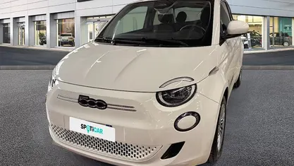 Usata Fiat 500e Action 69 kW (95 CV) 2021 Bianco Berlina