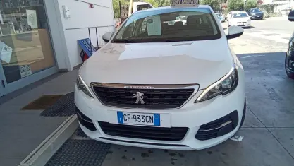 Usata Peugeot 308 Active 131 CV (96 kW) 2021 Bianco Station wagon