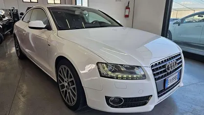 Usata Audi A5 Ambiente 190 CV (139 kW) 2010 Bianco Coupé