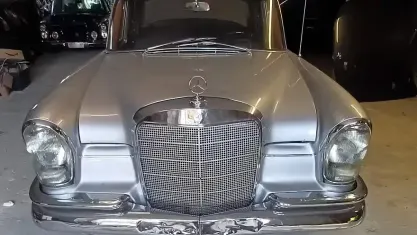 Begagnad Mercedes 220 1960 Grå Sedan
