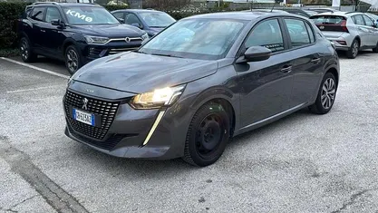 Usata Peugeot 208 Active 101 CV (74 kW) 2020 Grigio Utilitaria