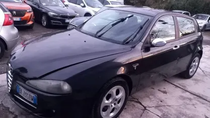 Usata Alfa Romeo 147 120 CV (88 kW) 2008 Nero Utilitaria
