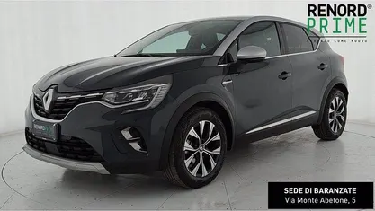 Usata Renault Captur Techno 143 CV (105 kW) 2022 Blu marino SUV