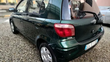 Verde Usata 2003 Toyota Yaris Sol Tre volumi | 1500 € (Buon prezzo)