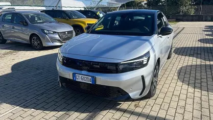 Bianco Usata 2024 Opel Corsa Due volumi | 13.490 € (Buon prezzo)