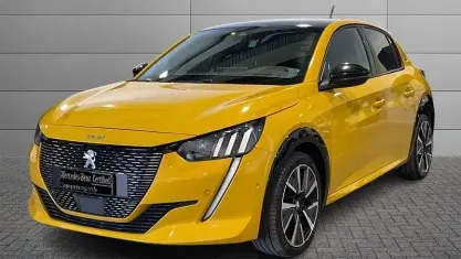Usata Peugeot 208 GT 131 CV (96 kW) 2021 Giallo metallizzato Utilitaria