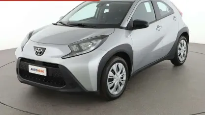 Usata Toyota Aygo X Active 72 CV (52 kW) 2022 Argento SUV