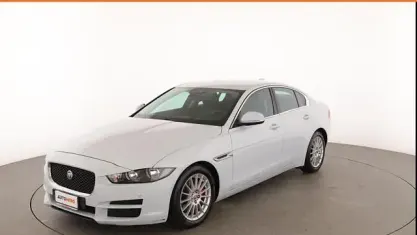Usata Jaguar XE Prestige 163 CV (119 kW) 2016 Bianco Berlina