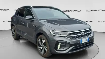 Usata VW T-Roc R-line 110 CV (80 kW) 2023 Grigio scuro SUV