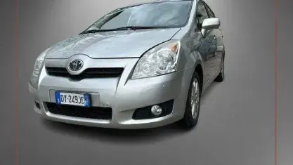 Usata Toyota Corolla Verso 136 CV (100 kW) 2009 Grigio Monovolume